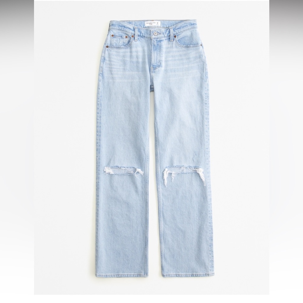 BNWT- Abercrombie and Fitch 90s low rise baggy jean’s
